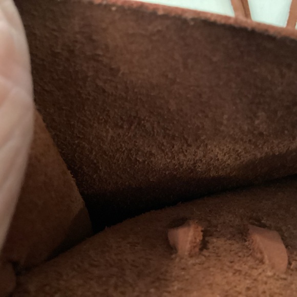 Hand crafted leather bag with fringe - Picture 11 of 13